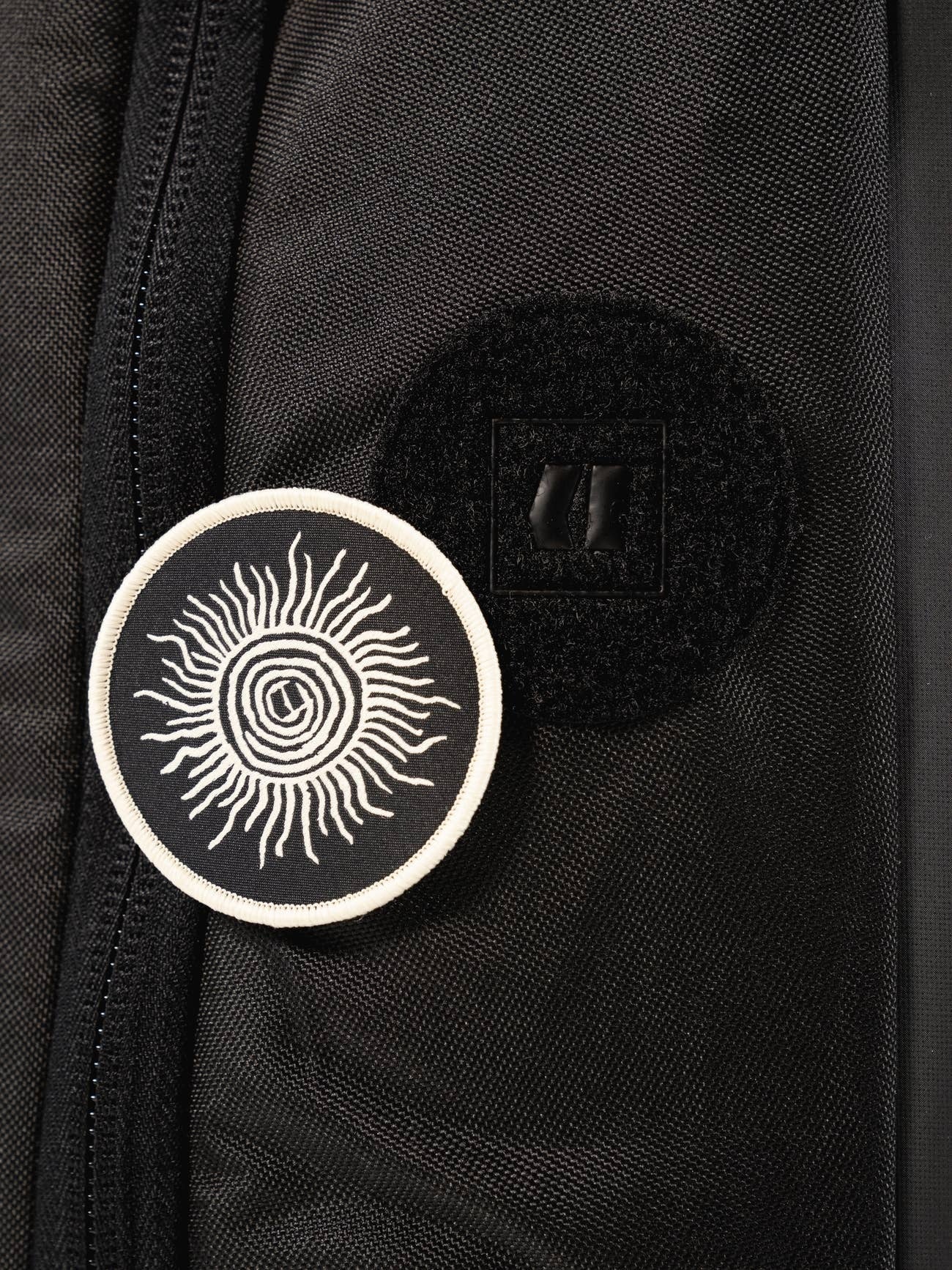 Armada 90L Travel Roller Black/Afterglow